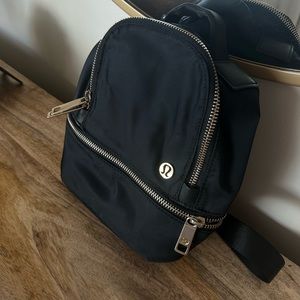 Lululemon City Adventure BackPack Micro 3L (Black and Gold) Small